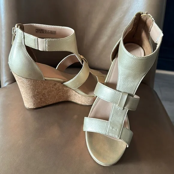 UGG Whitney wedge metallic sandals - Picture 2 of 6